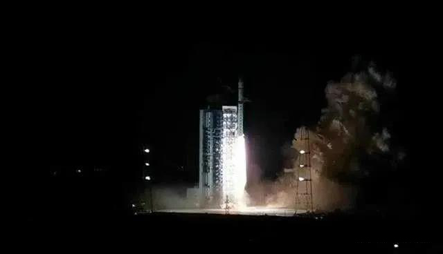 最新！金紫荊衛(wèi)星二號發(fā)射成功，順利入軌